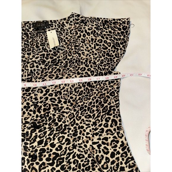 Trixxi Francescas Top Leopard Print Semi Peplum Blouse vneck Flutter Sleeve L - Picture 3 of 5